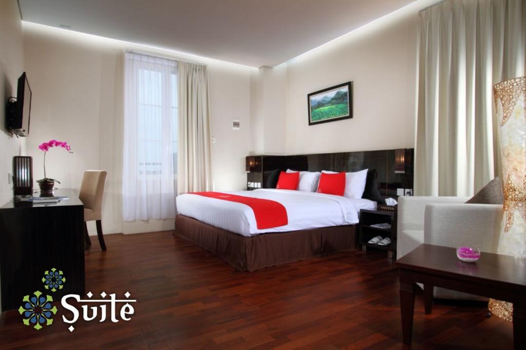 Hotel Namira Syariah Pekalongan Extérieur photo