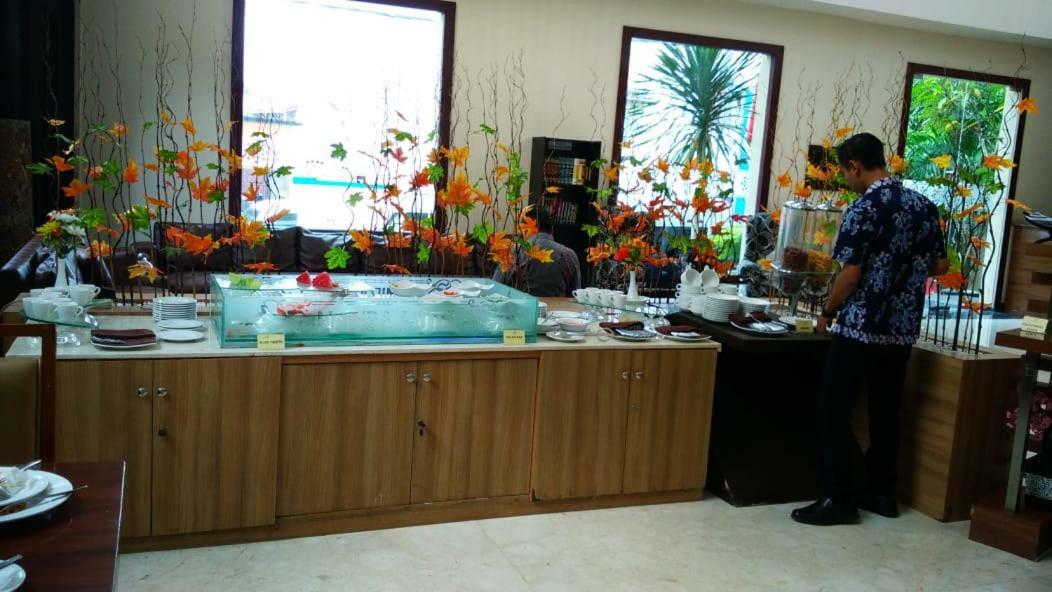 Hotel Namira Syariah Pekalongan Extérieur photo
